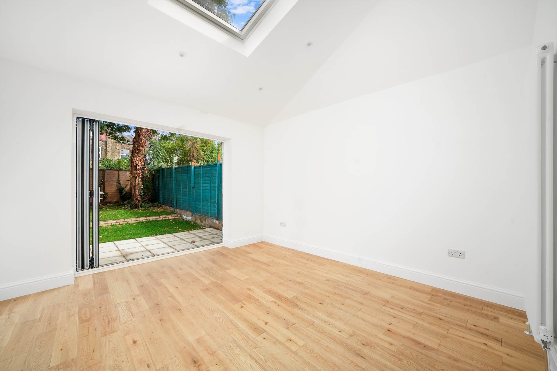 Leasowes Road, Leyton, E10, Image 6