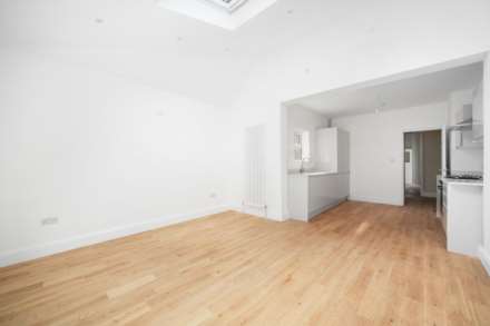 Leasowes Road, Leyton, E10, Image 2
