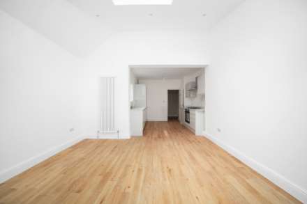 Leasowes Road, Leyton, E10, Image 4