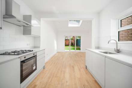 Leasowes Road, Leyton, E10, Image 9