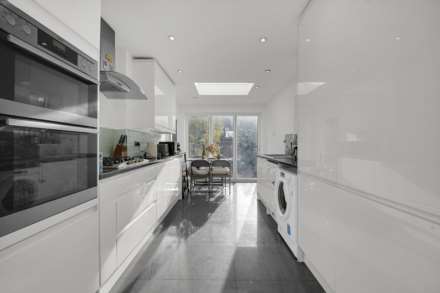 Nutfield Road, Leyton, E15, Image 5