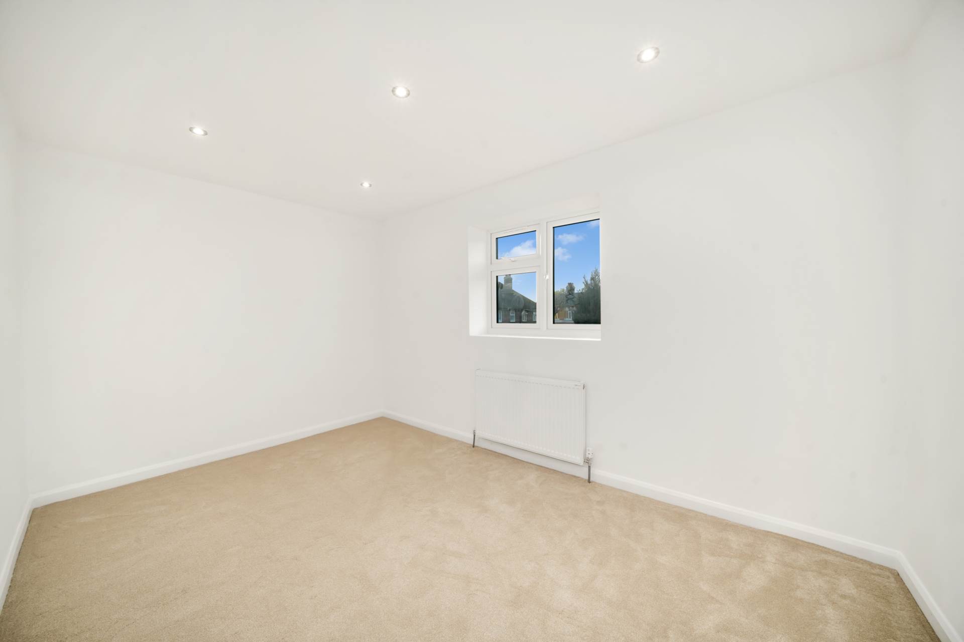 Grosvenor Road, Leyton, E10, Image 13