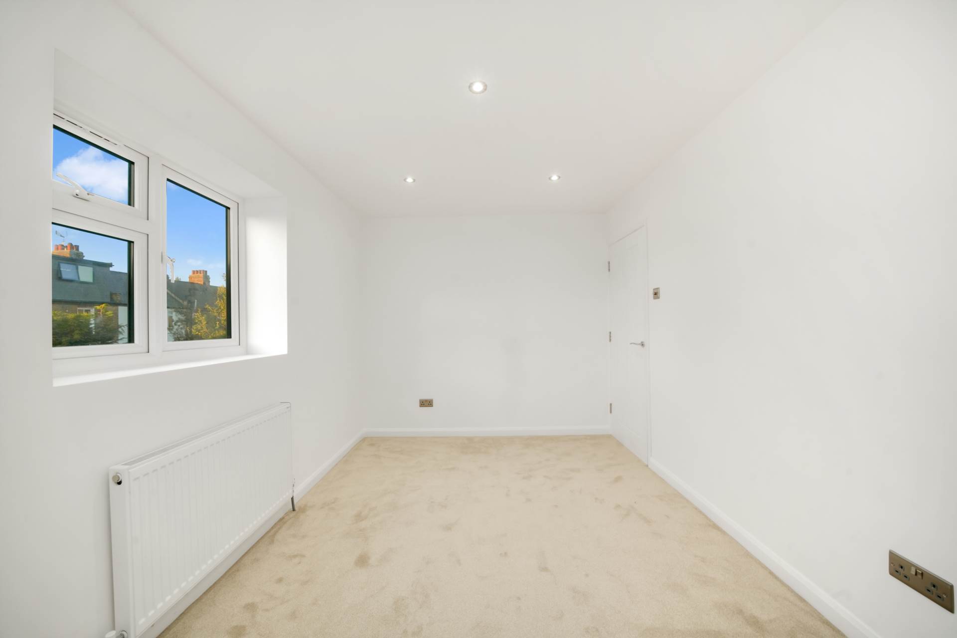 Grosvenor Road, Leyton, E10, Image 14