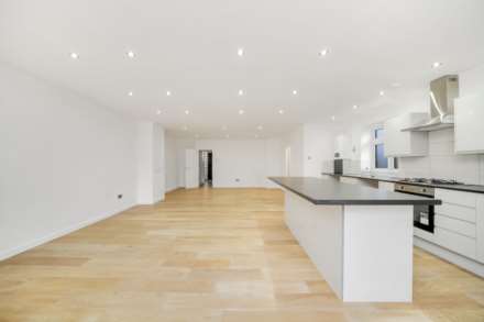 Grosvenor Road, Leyton, E10, Image 11