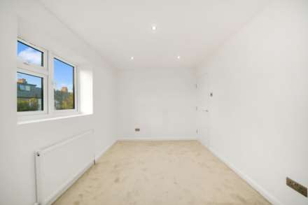 Grosvenor Road, Leyton, E10, Image 14