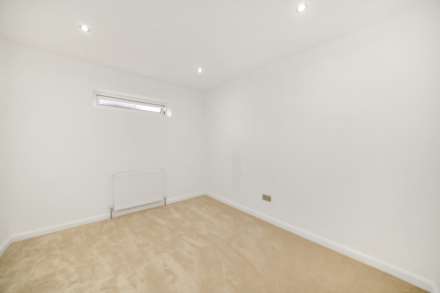 Grosvenor Road, Leyton, E10, Image 15