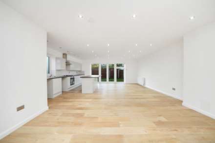 Grosvenor Road, Leyton, E10, Image 7
