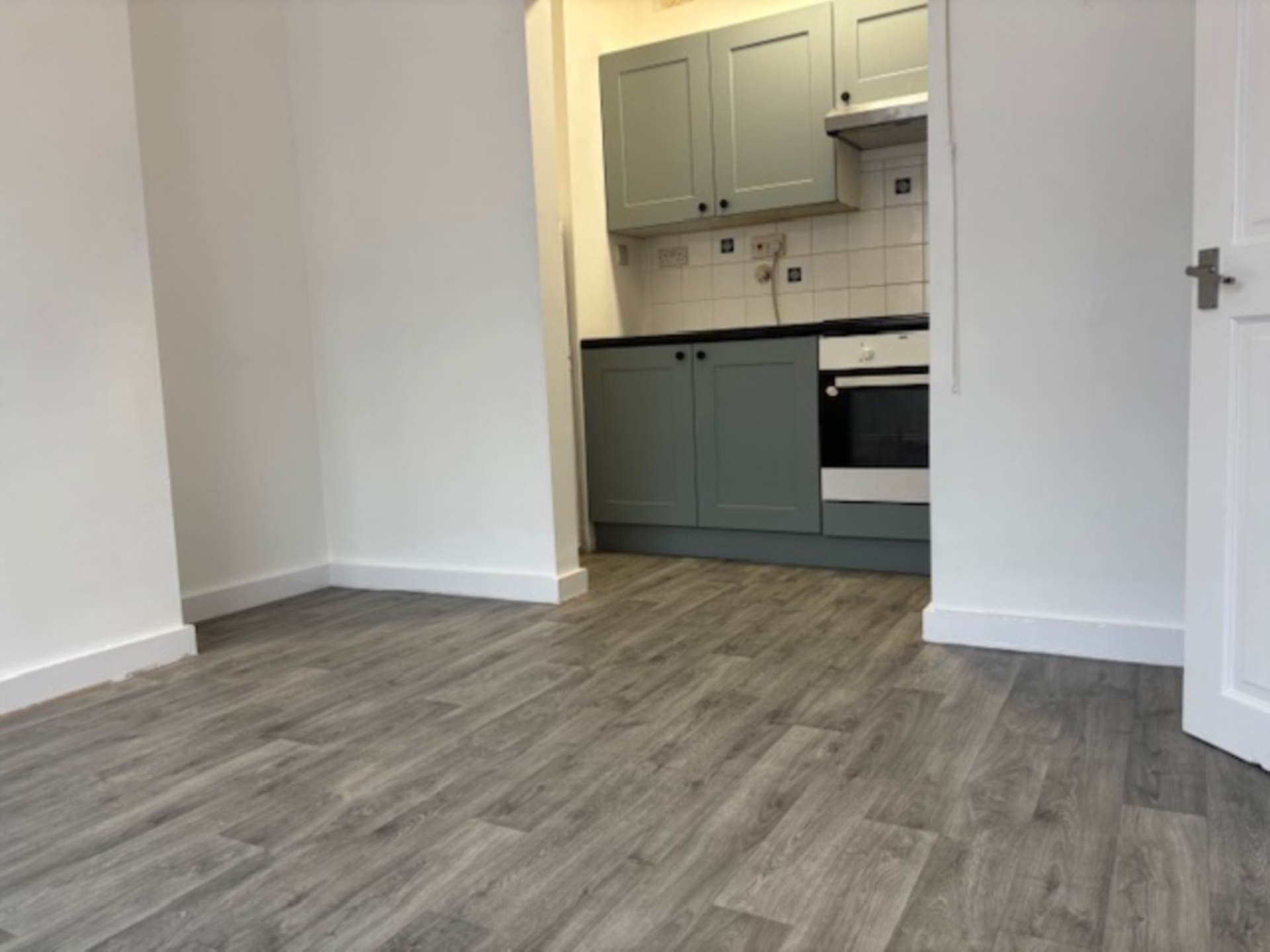 Kettlebaston Road, Leyton, E10, Image 4