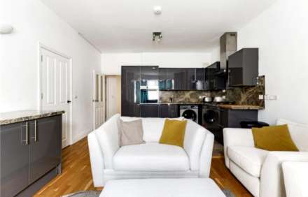 3 Bedroom Flat, Montana Road, SW17