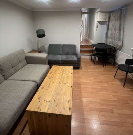 Tooting Bec Road, SW17, Image 3