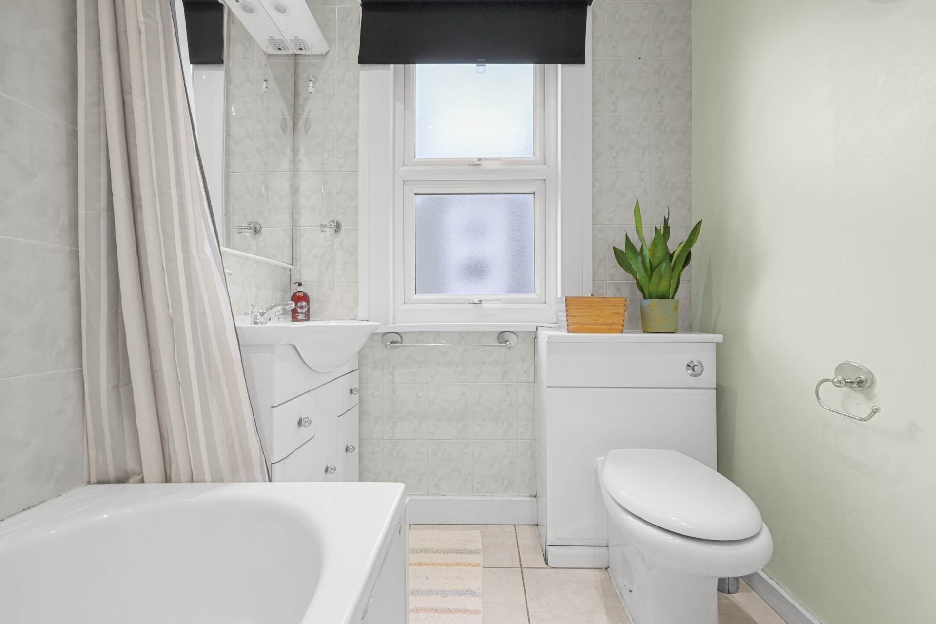 Lyndhurst Drive, Leyton, E10, Image 9