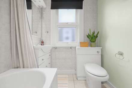 Lyndhurst Drive, Leyton, E10, Image 9