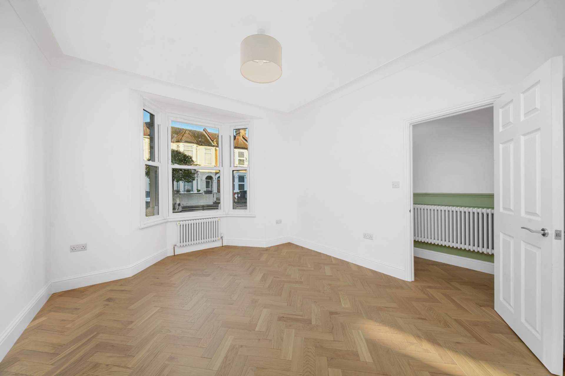 Simmonds Road, Leyton, E10, Image 2