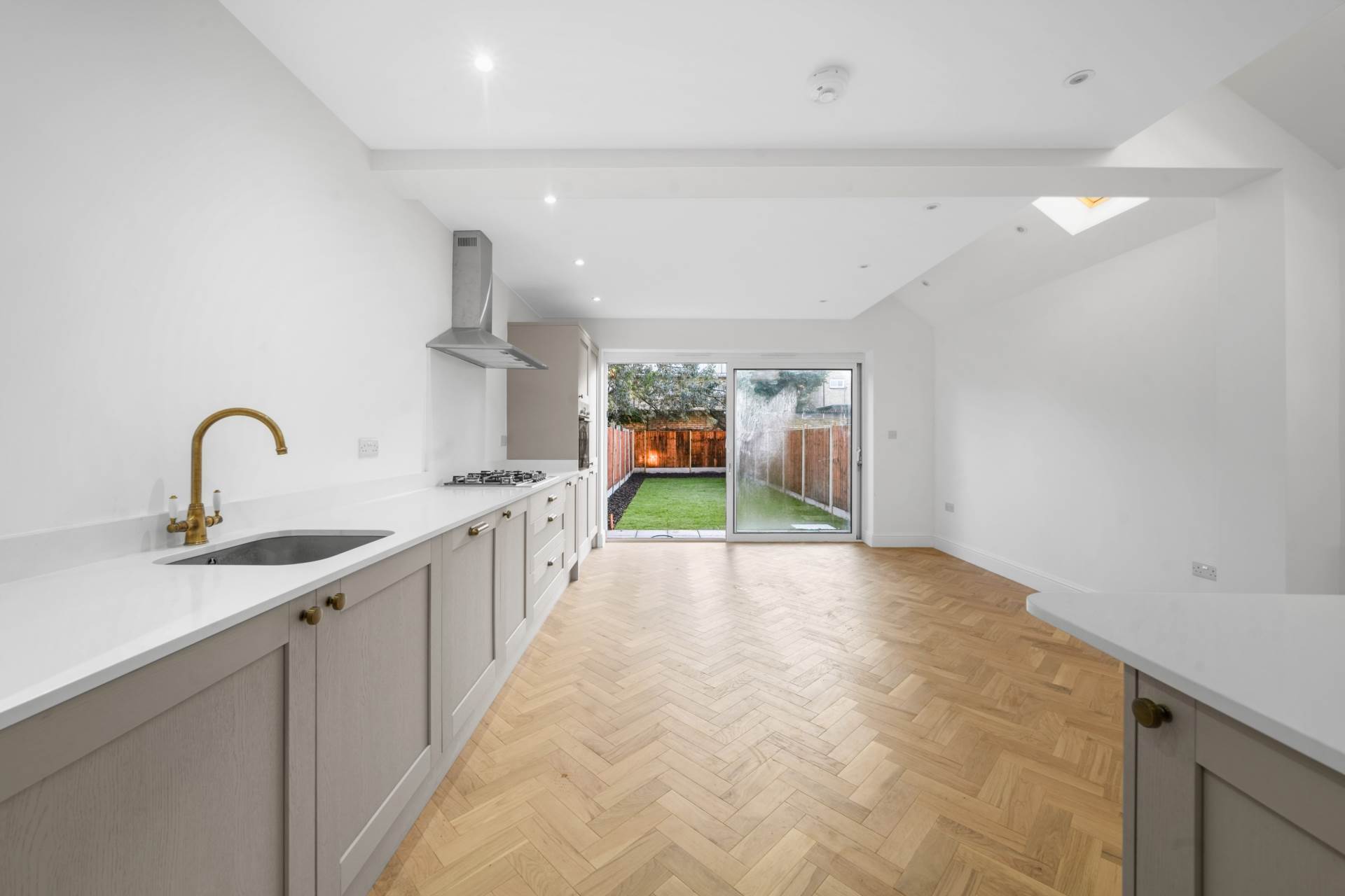 Simmonds Road, Leyton, E10, Image 5