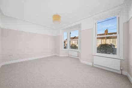 Simmonds Road, Leyton, E10, Image 12