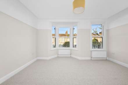 Simmonds Road, Leyton, E10, Image 13