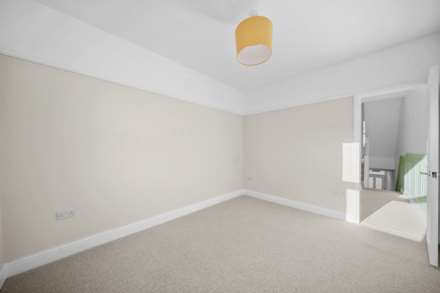Simmonds Road, Leyton, E10, Image 17