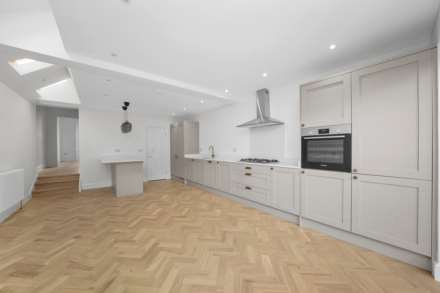 Simmonds Road, Leyton, E10, Image 8