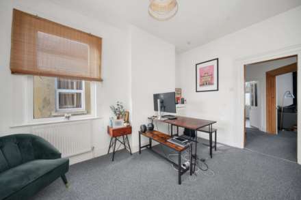 Thornhill Road, Leyton, E10, Image 9