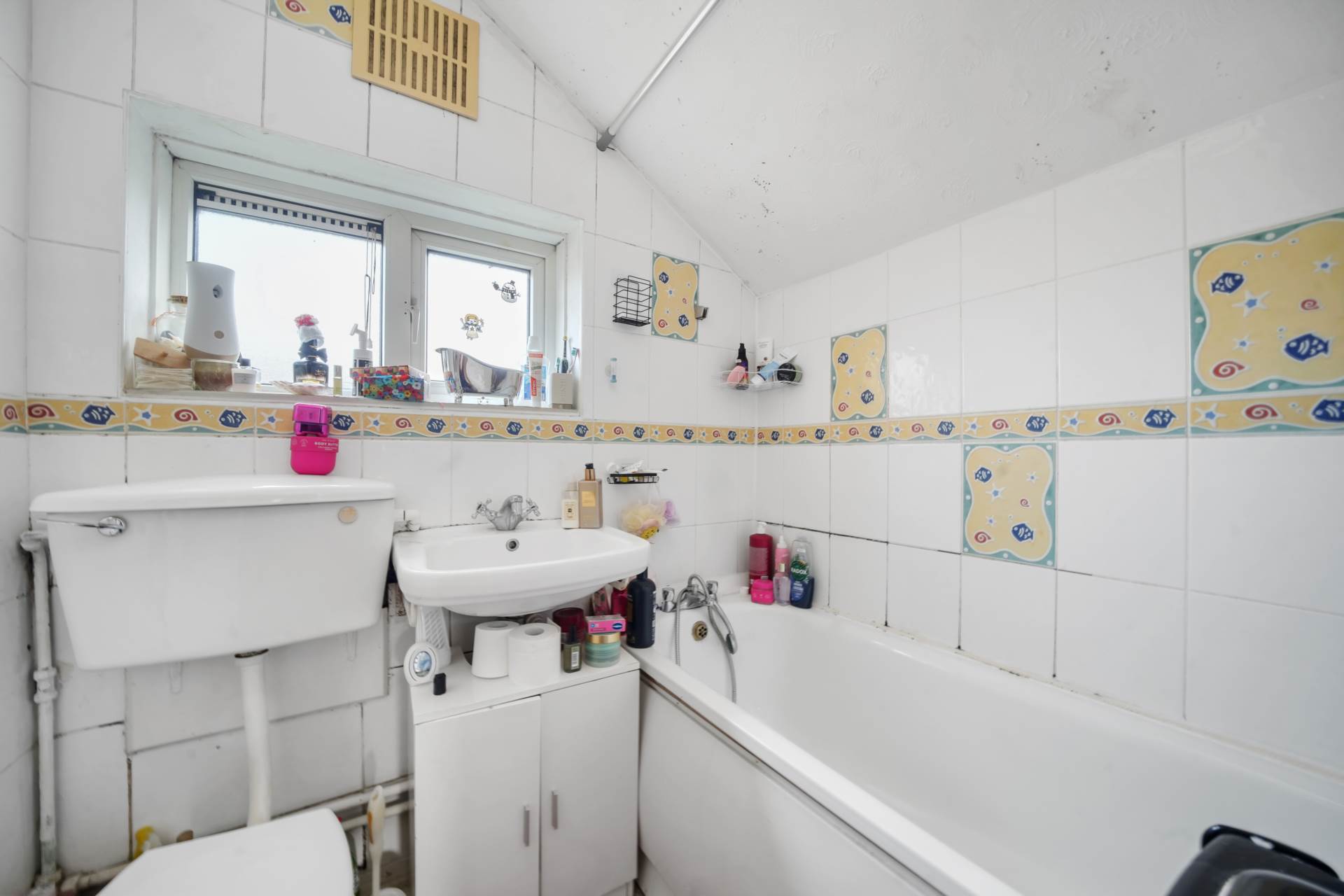 McEntee Avenus, Walthamstow, E17, Image 9