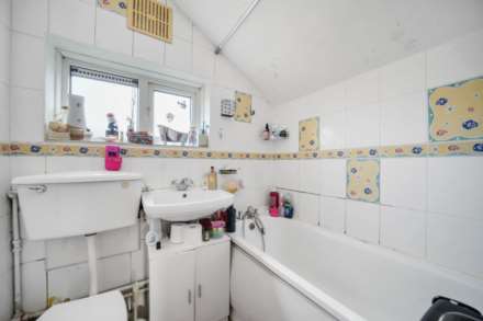 McEntee Avenus, Walthamstow, E17, Image 9