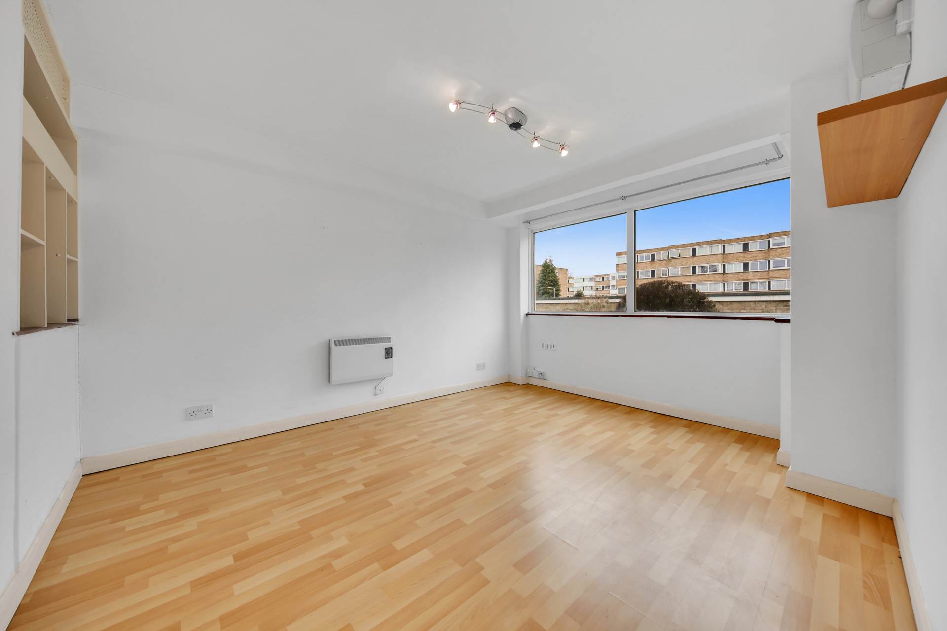 Queenswood Gardens, Leytonstone, Image 2