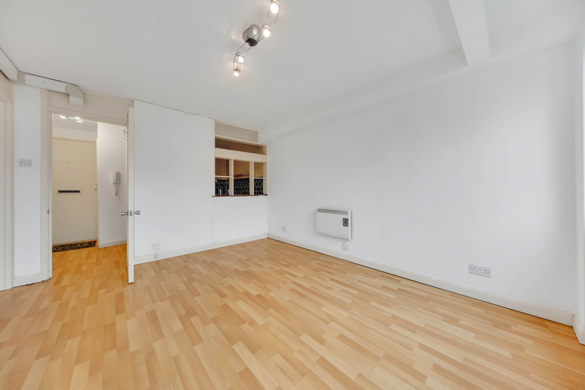 Queenswood Gardens, Leytonstone, Image 4