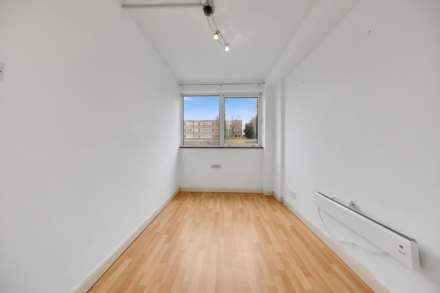 Queenswood Gardens, Leytonstone, Image 9