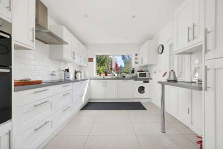 Thornhill Road, Leyton, E10, Image 9