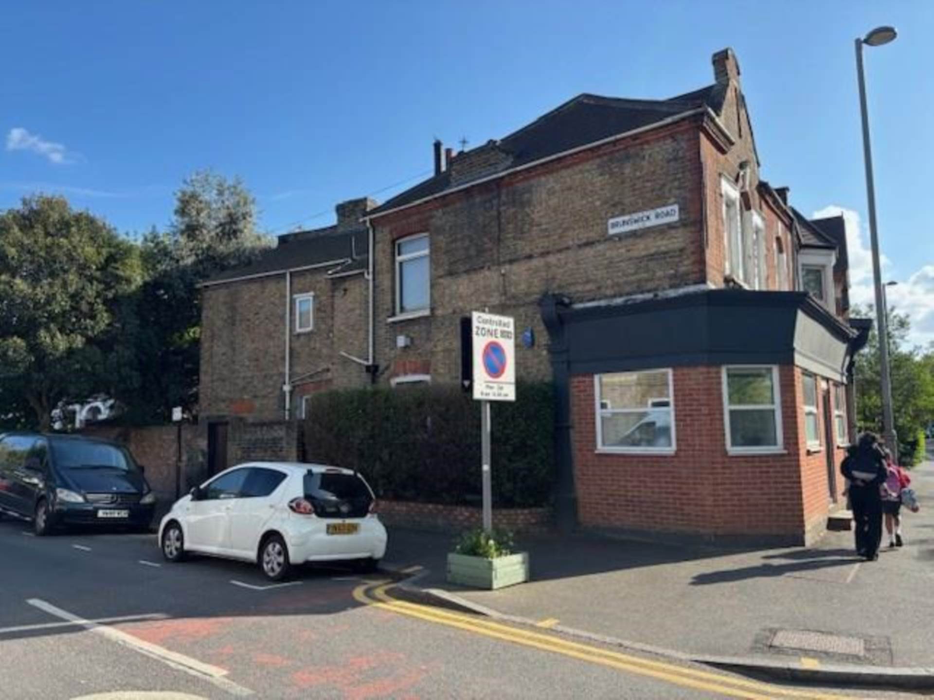 High Road, London, E10, Image 1