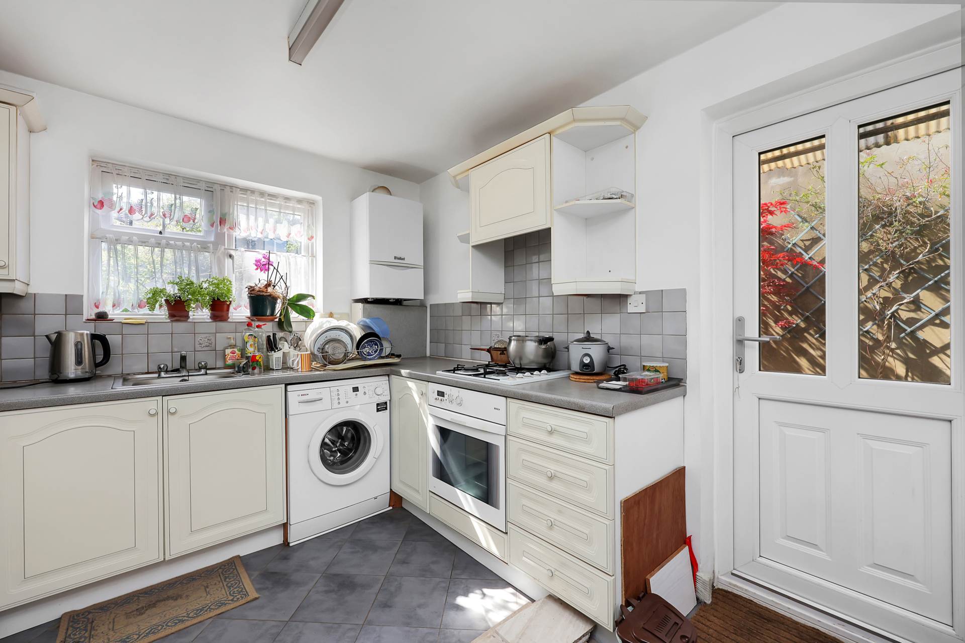 First Avenue, London, E17, Image 10