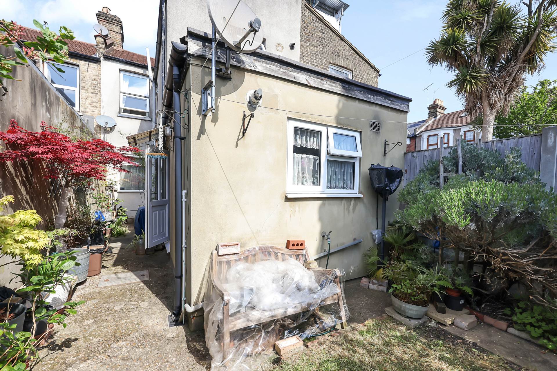 First Avenue, London, E17, Image 15