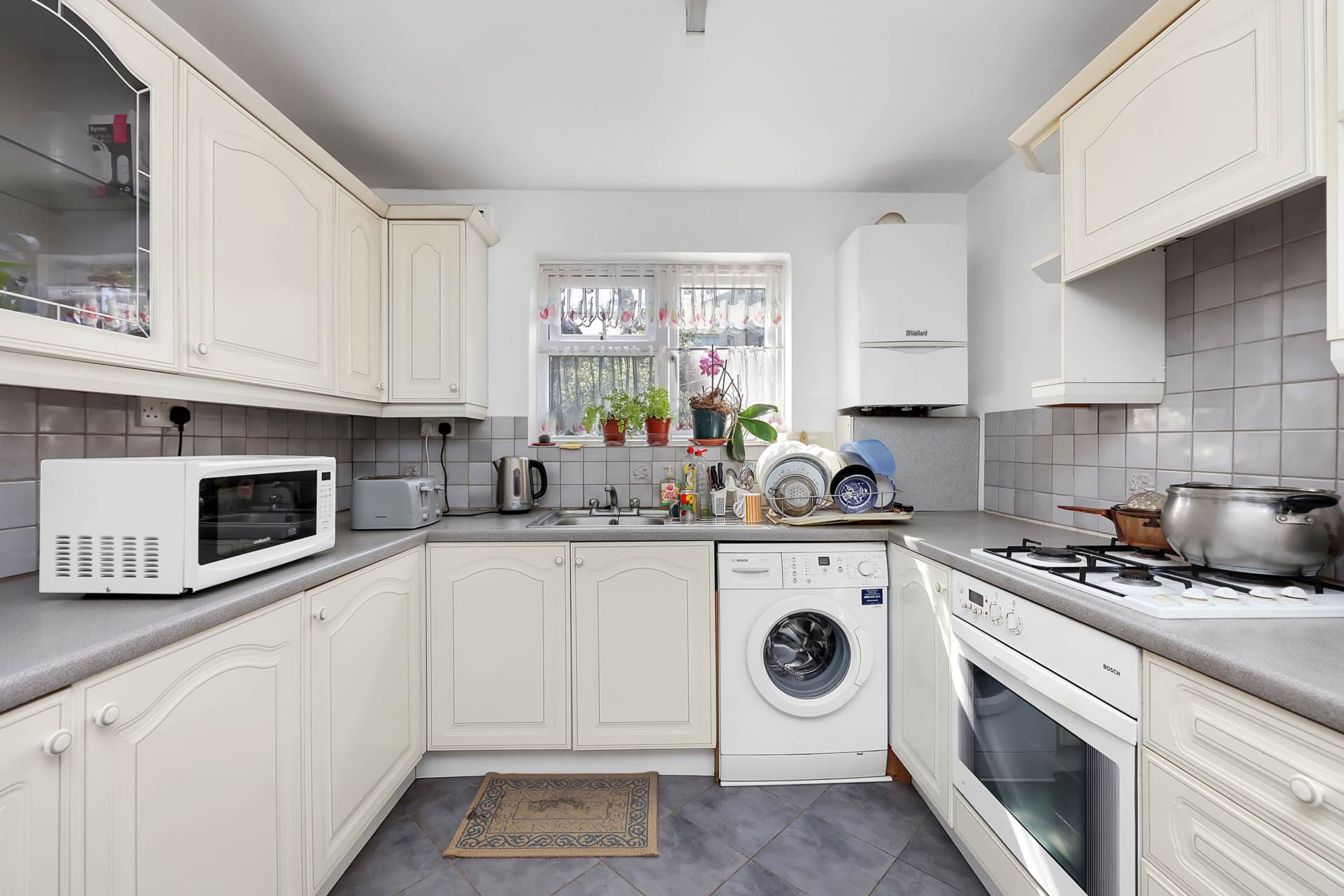 First Avenue, London, E17, Image 8