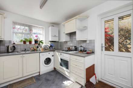 First Avenue, London, E17, Image 10