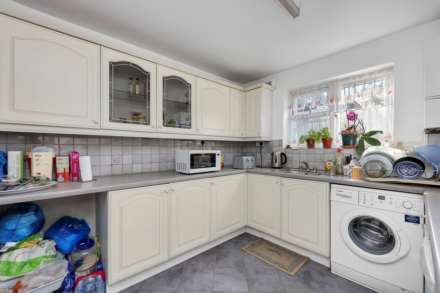 First Avenue, London, E17, Image 11