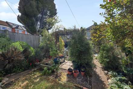 First Avenue, London, E17, Image 12