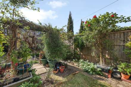 First Avenue, London, E17, Image 13