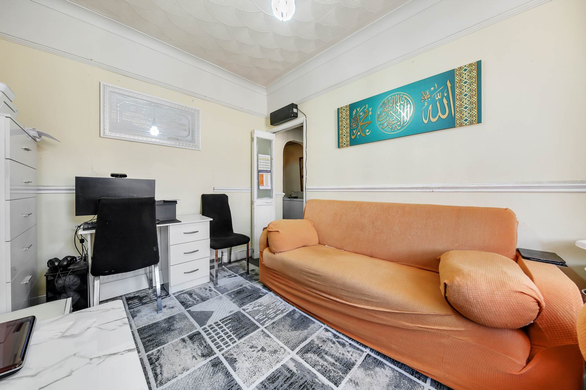 Strone Road, London, Image 10