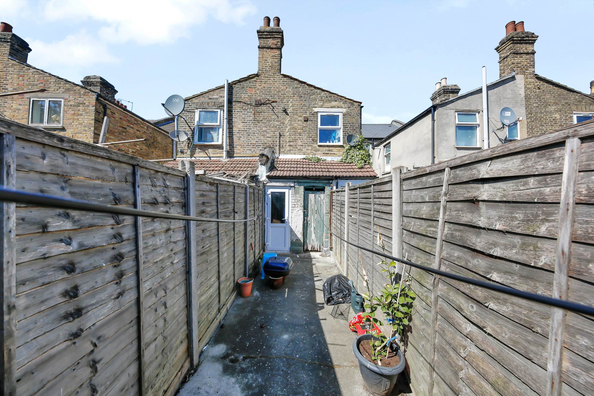 Strone Road, London, Image 15