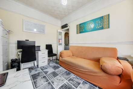 Strone Road, London, Image 10