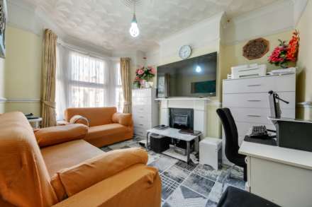 Strone Road, London, Image 12