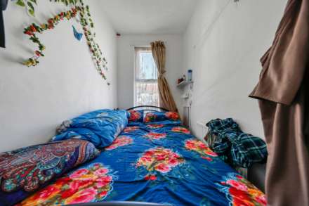 Strone Road, London, Image 14