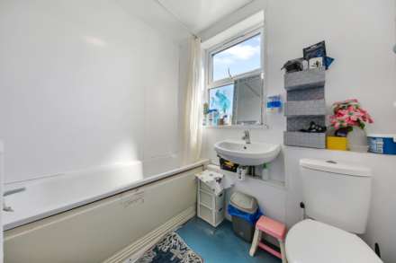 Strone Road, London, Image 4