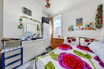 Strone Road, London, Image 9