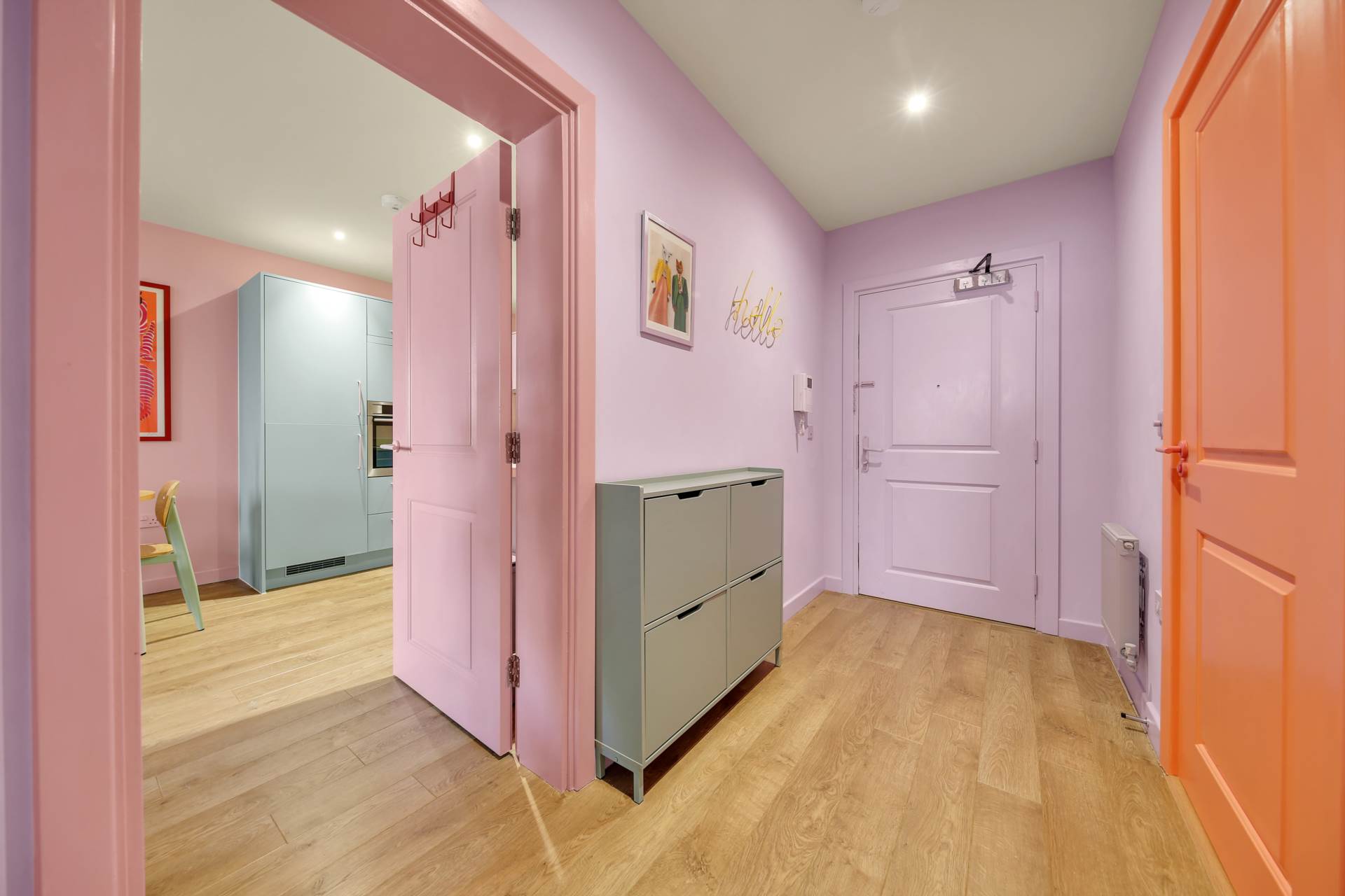 High Road, London, E10, Image 15
