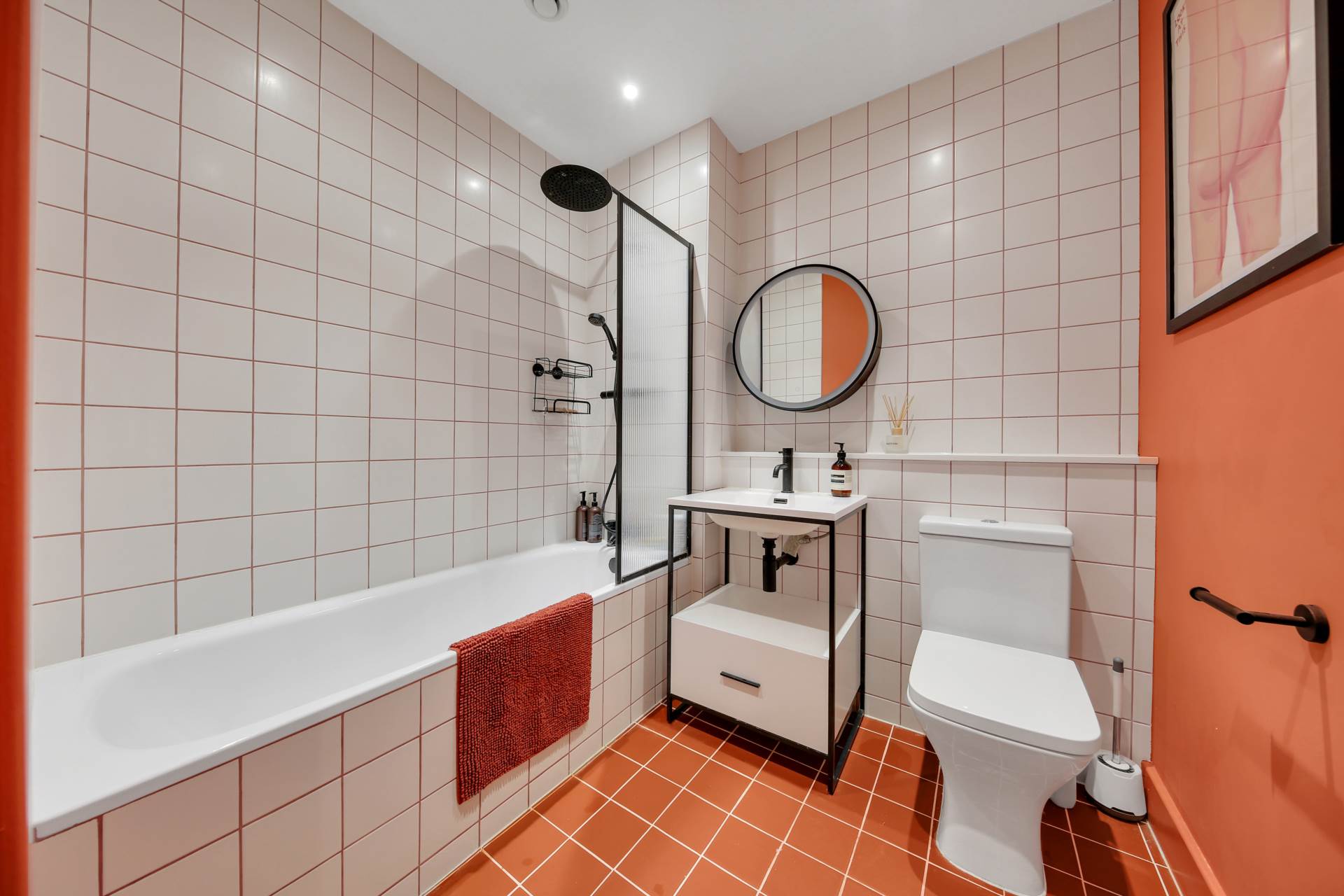 High Road, London, E10, Image 18