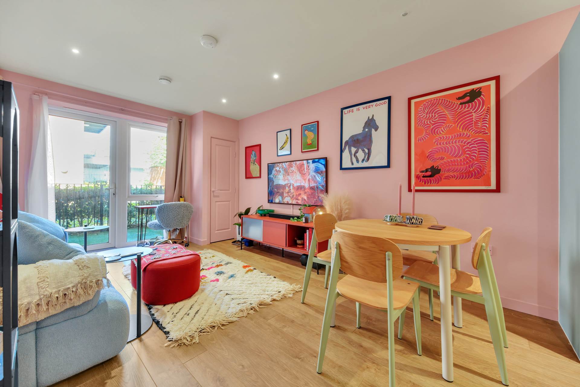High Road, London, E10, Image 2