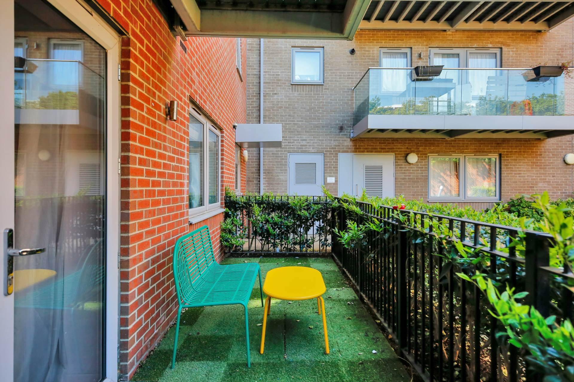 High Road, London, E10, Image 21