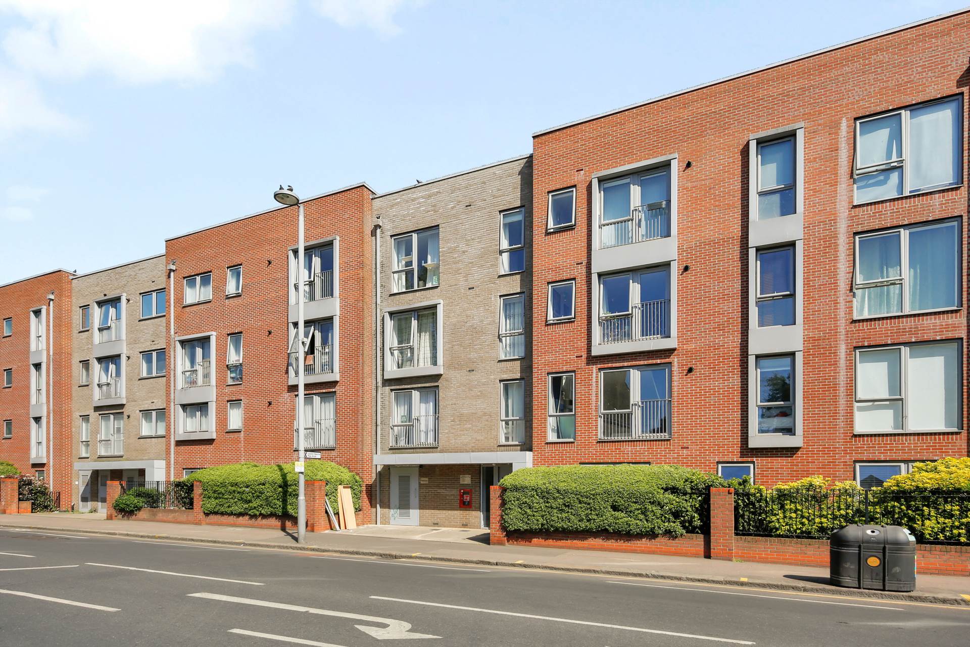 High Road, London, E10, Image 23