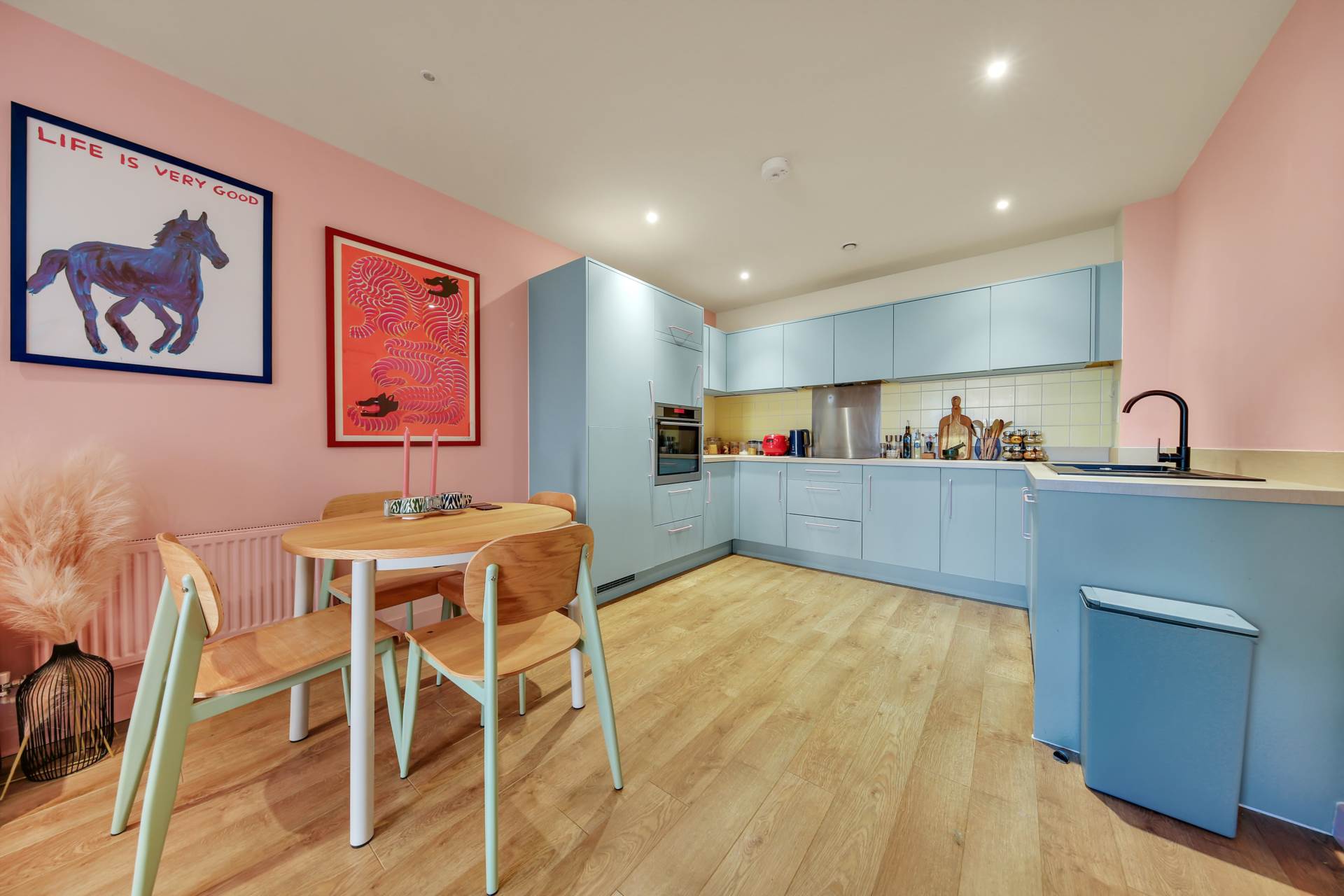 High Road, London, E10, Image 7